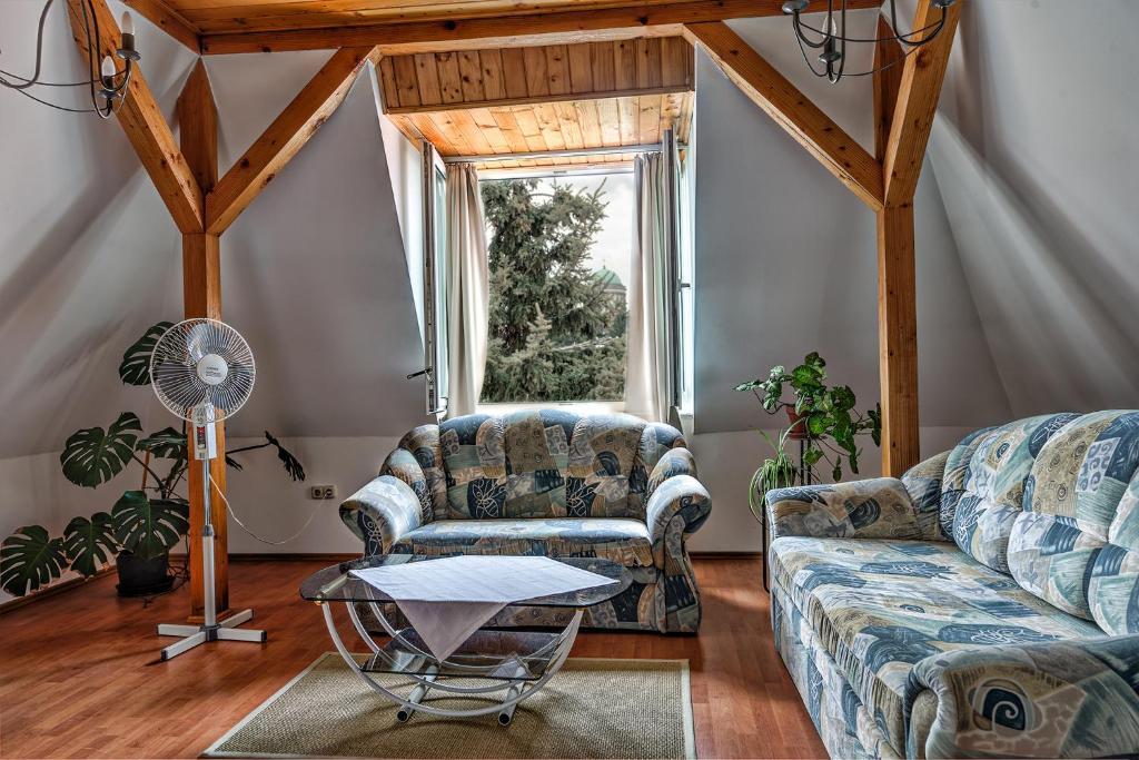 Hotel Szent Kristof Panzio Esztergom Zimmer foto
