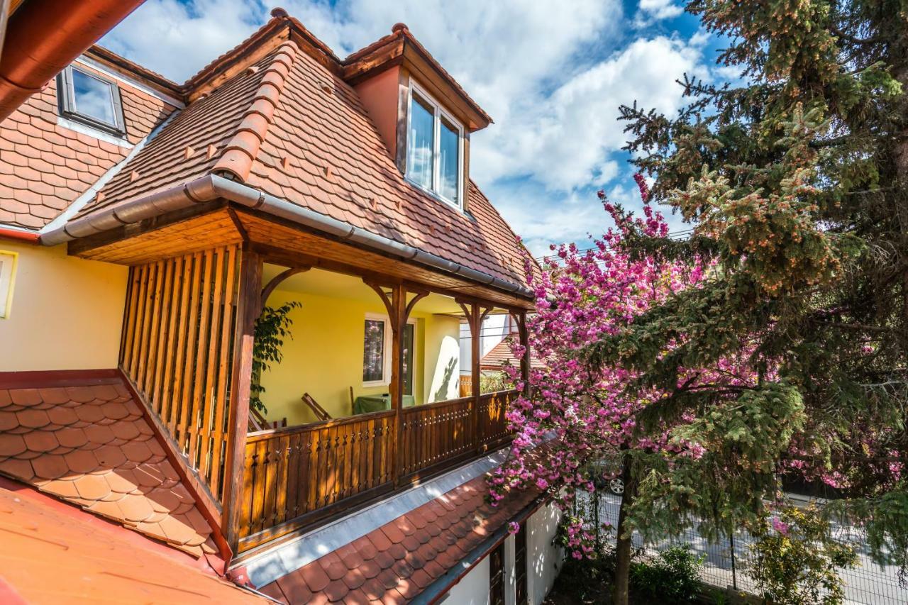 Hotel Szent Kristof Panzio Esztergom Exterior foto